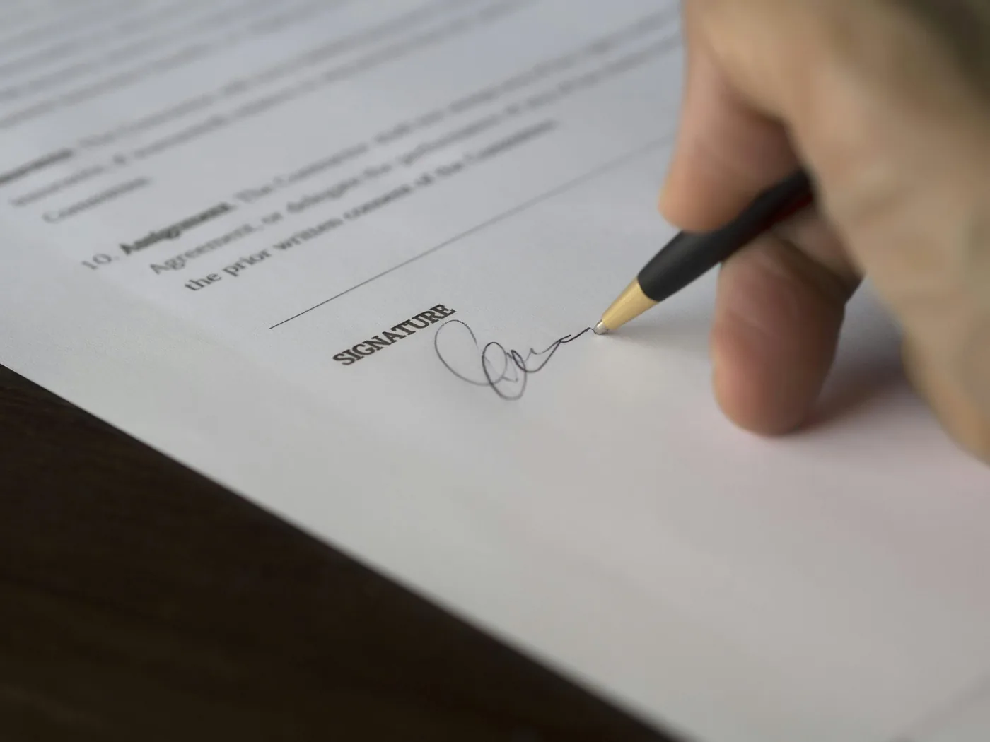 Firma de documentos y autorizaciones